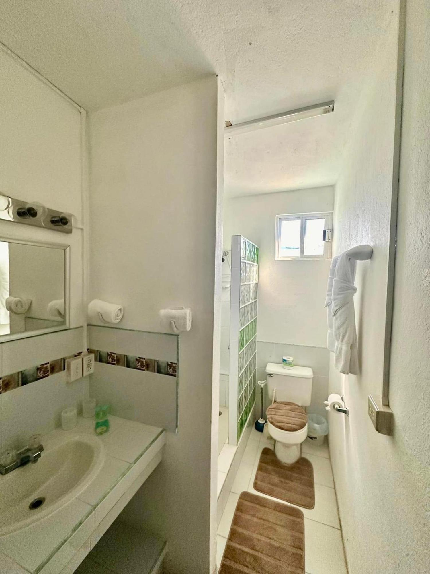 Bonefish Hotel Dangriga Luaran gambar